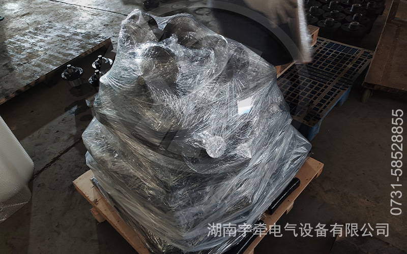 矿用井下电机车配件出口海外 2.jpg