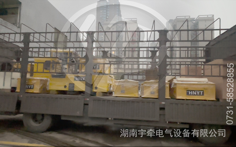 2.5吨及3吨蓄电池电机车出口海外 3.jpg