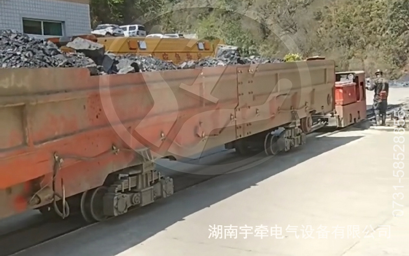 5吨防爆井下电机车煤矿现场运行视频